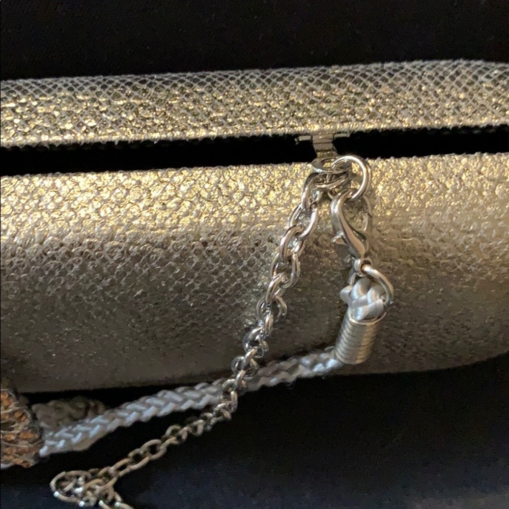 Clutch - Picture 6 of 7